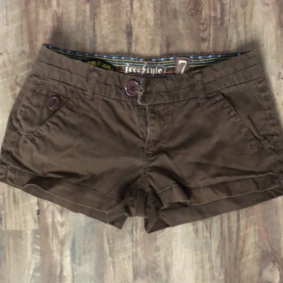 Freestyle Pants - 🪷5/$10 🪷 Freestyle - Cute brown shorts in good condition